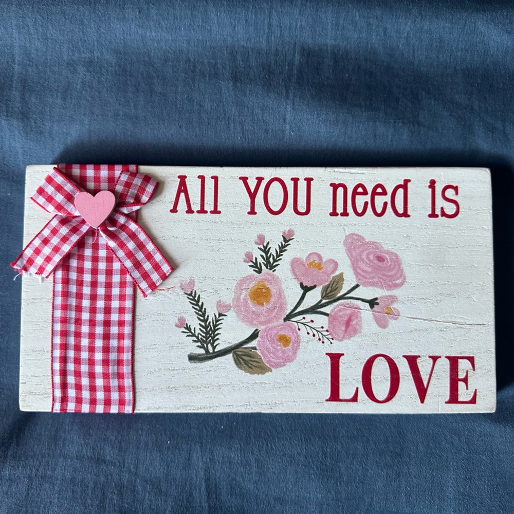 Valentine's Romantic Wooden Block Sign Decorative Love Gift for V-Day.
